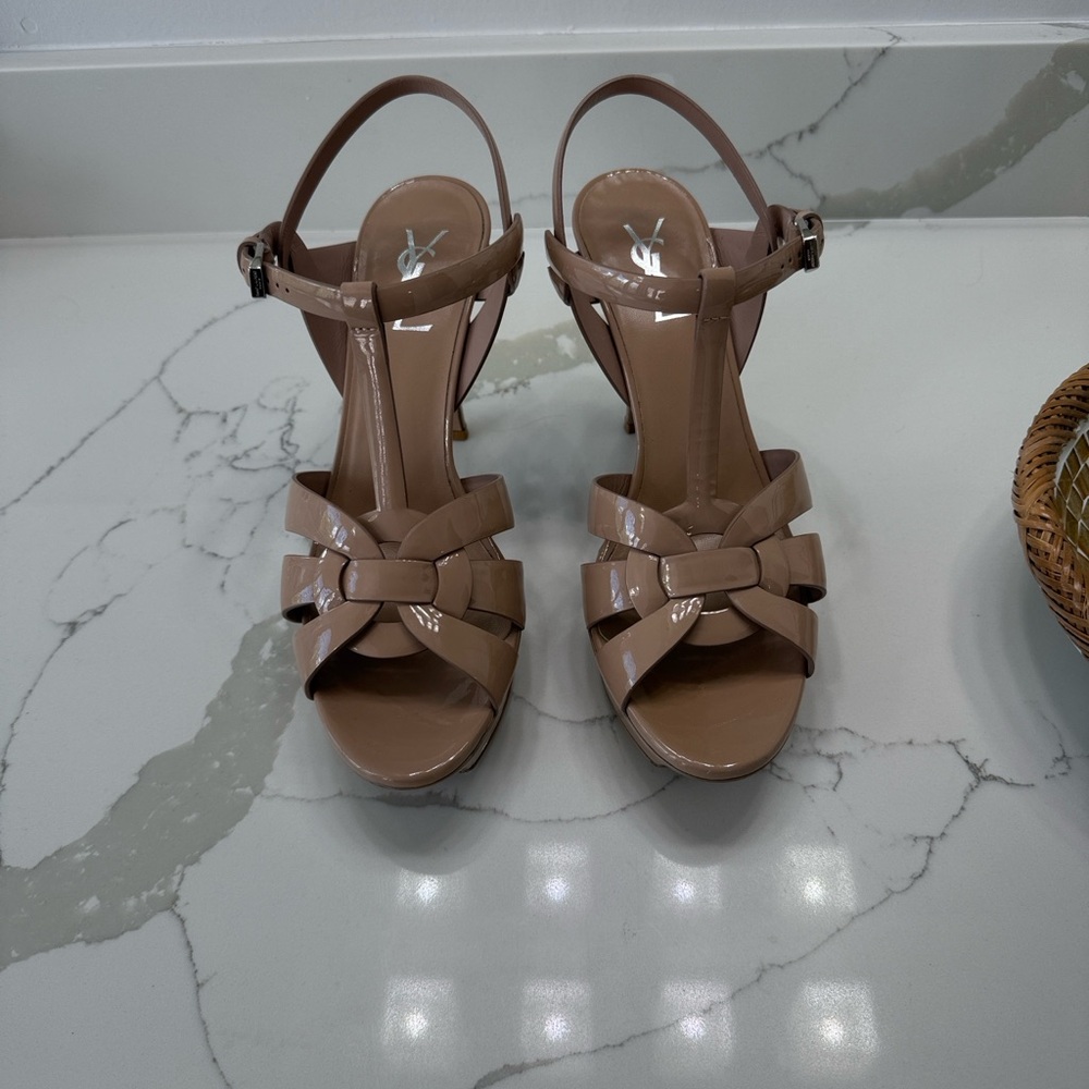 Authentic Yves Saint Laurent Nude Patent Leather Heels